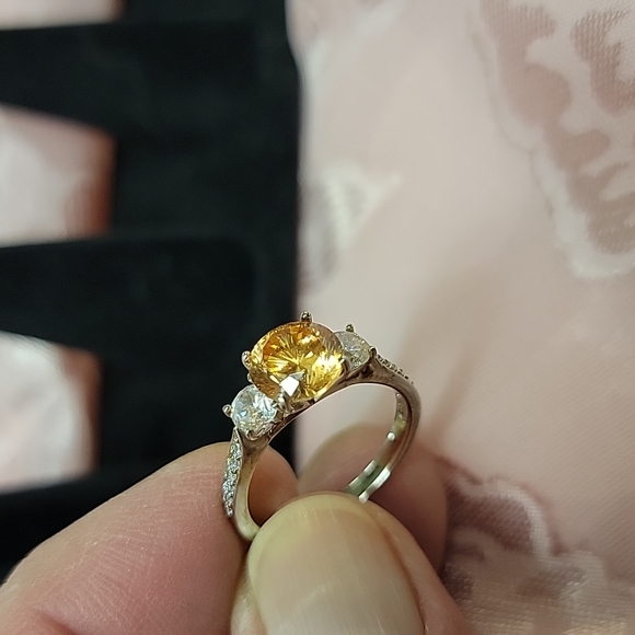 Ring - Picture 3 of 3